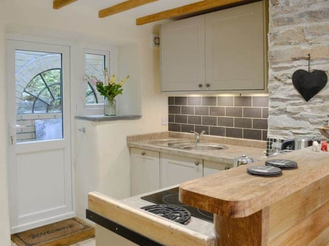 Compact yet well equipped kitchen area | Annie&rsquo;s Cottage, Milton Combe, near Yelverton