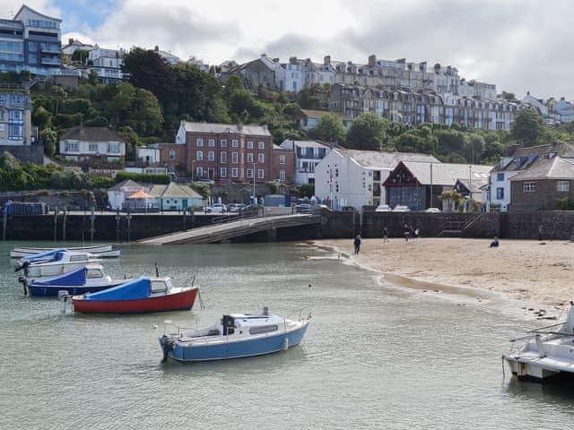 The picturesque Ilfracombe harbour | The Admirals House, Ilfracombe