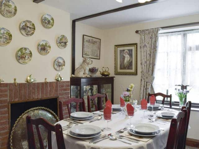 Elegant dining room | Tillet Cottage, Oulton Broad, near Lowestoft