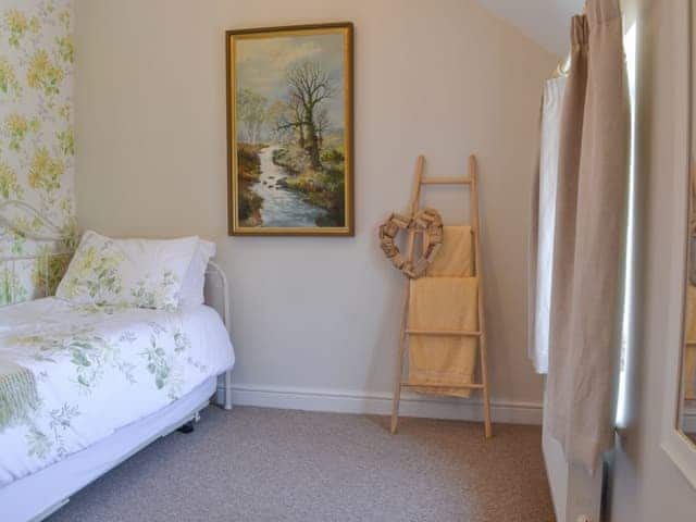 Charming single bedroom | Bluebell Cottage - Naturally Norfolk, Docking, near Hunstanton