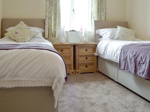 Good-sized twin bedroom | Old Dairy - Andover Lane Farm, Faberstown, near Andover