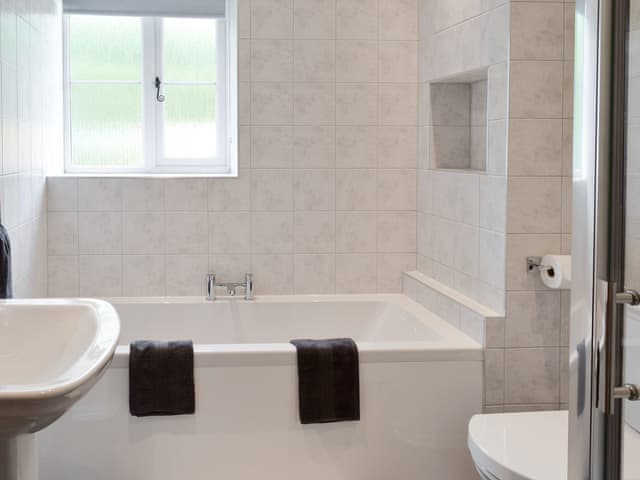Family bathroom with separate bath and shower cubicle | Old Dairy - Andover Lane Farm, Faberstown, near Andover