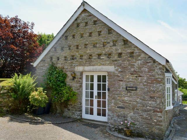 Traditional and comfortable holiday home | TrethinDovecote, Advent