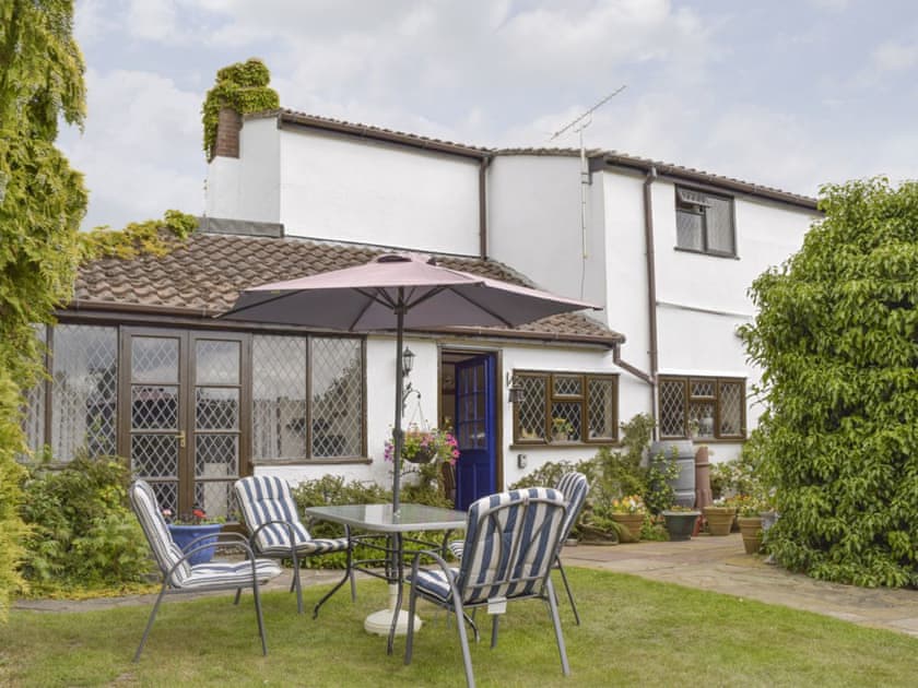 Attractive cottage with enclosed garden  | Tillet Cottage, Oulton Broad, near Lowestoft