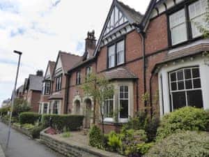 Mid-terrace Victorian residence  | Scarborough Esplanade, Scarborough