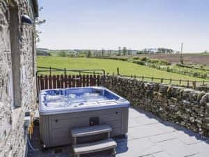 Private hot tub for 6 | High Kirkland Holiday Cottages: Heron View - High Kirkland Holiday Cottages, Kirkcudbright