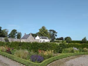 Exquisite planting and a well kept garden | The Old Gasworks Building - Old Montrose, Montrose