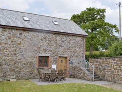 Delightful semi-detached barn conversion with enclosed garden area | Homeleigh Barn - Burracott Farm, Poundstock, Bude