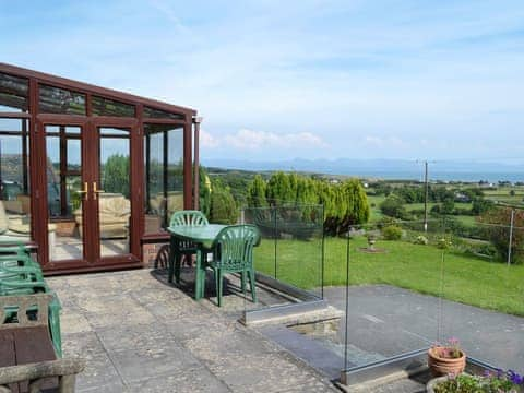 Spectacular, sweeping coastal views | Bryn Hudol, Abererch, near Pwllheli