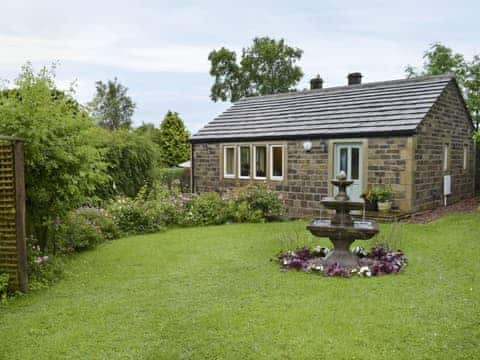 Stone built, single-storey, detached studio | Thurst House Farm Holiday Cottage - Thurst House Farm, Ripponden, near Sowerby Bridge 