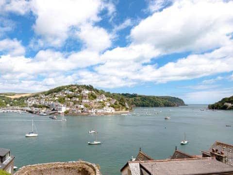 Charming property with wonderful views over the river to Kingswear and out to sea | Nelson Steps 3, Dartmouth