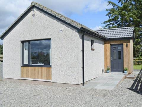 Attractive detached, single-storey cottage | Barn Owl Cottage, Newton, near Tain