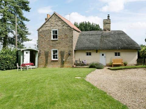 Wonderful part thatched, detached cottage  | Hill Farm Cottage, Brinkhill, near Alford