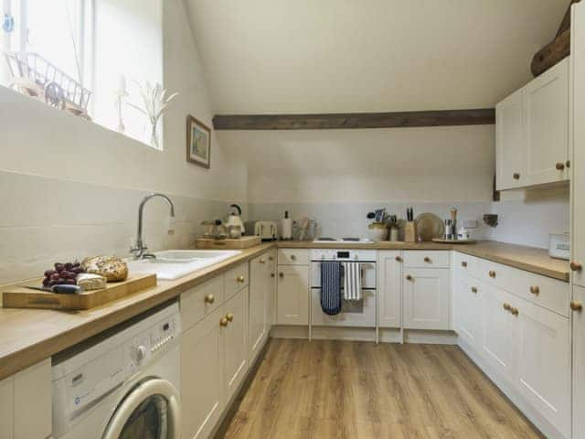 Immaculately presented kitchen | Flowers Barn, Middle Duntisbourne, near Cirencester