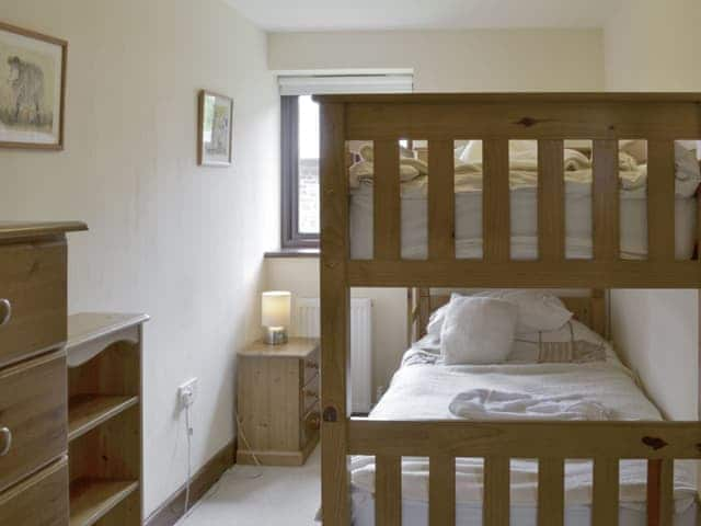 Good-sized bunk bedroom | Homeleigh Barn - Burracott Farm, Poundstock, Bude