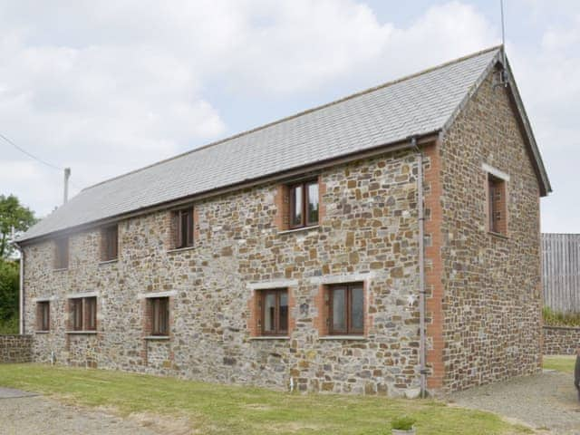 Rear of the stone-built barn conversion | Homeleigh Barn - Burracott Farm, Poundstock, Bude