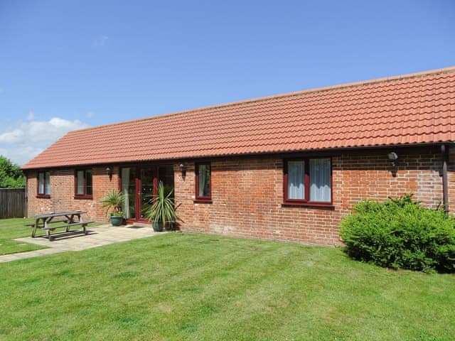 Lovingly renovated detached holiday barn | Meadow View, Leiston, near Aldeburgh