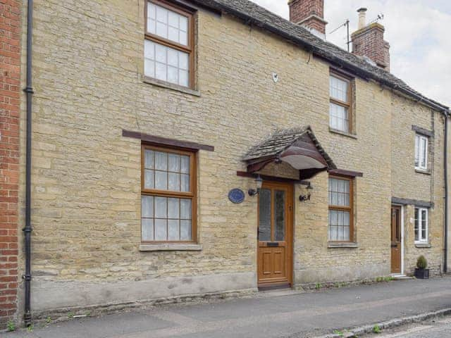 Attractive terraced cottage | The Plough, Bampton, near Witney