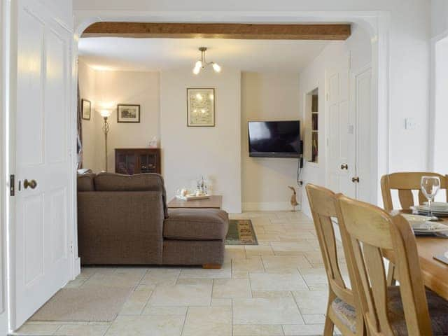 Convenient open-plan living and dining room | The Plough, Bampton, near Witney