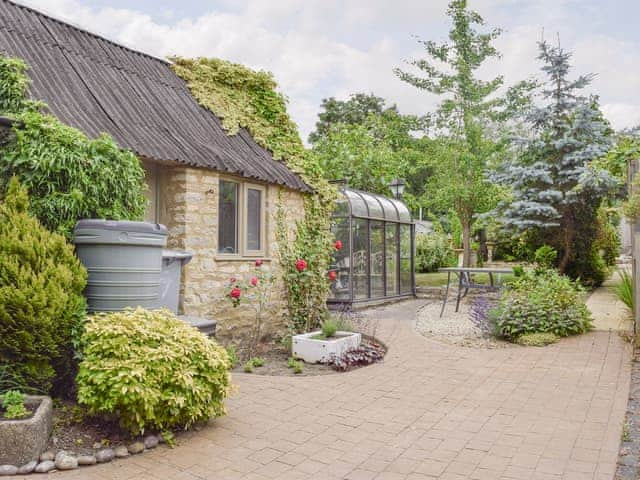 Beautiful garden and patio areas | The Plough, Bampton, near Witney