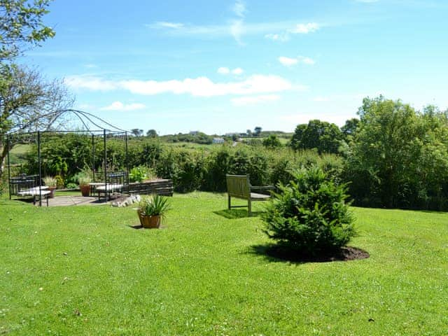 Lovely, well maintained garden and grounds | Skyber Cottage, Ruan Minor, near Helston