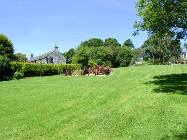 Lovely, well maintained garden and grounds | Skyber Cottage, Ruan Minor, near Helston