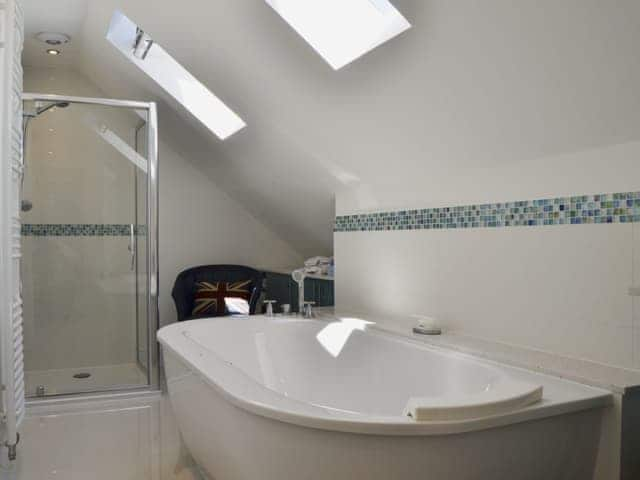 Bathroom | Riggers Cottage, Bosham