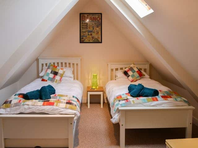 Cosy and inviting twin bedded room | Middle Cottage, Shilbottle, near Alnwick