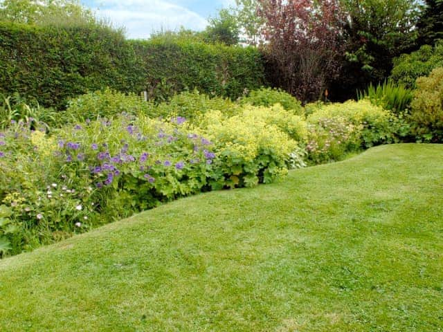 Delightful garden and grounds | Castle View, Warkworth