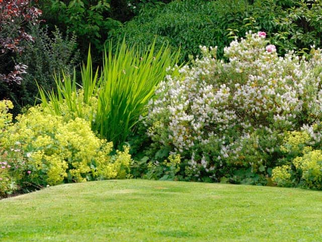 Delightful garden and grounds | Castle View, Warkworth