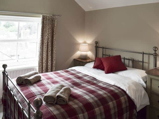 Attractive bedroom with double bed | Halfehill Cottage, Richmond