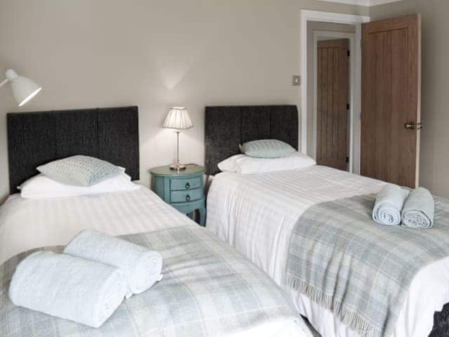 Cosy bedroom with twin beds | Halfehill Cottage, Richmond