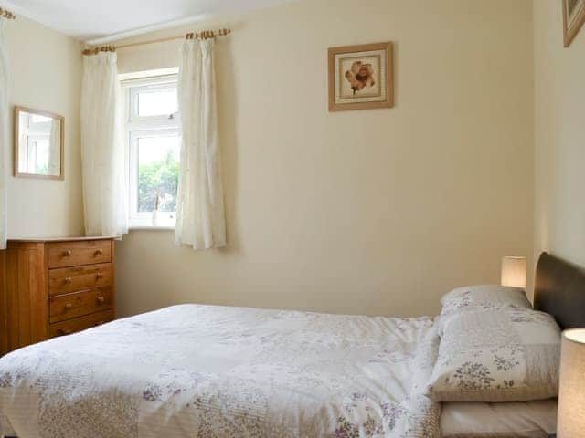 Relaxing double bedroom | Primrose - Clapham Holme Farm Cottages, Great Hatfield, near Hornsea