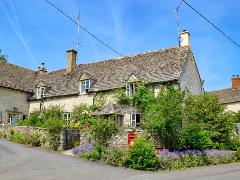 The Old Post Office In Chedworth Near Cheltenham Gloucestershire