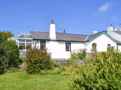 Charming single-storey detached cottage | Preswylfa, Llanddona, near Bangor