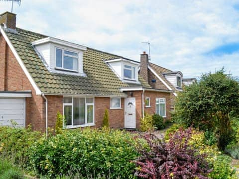 Delightful holiday home | Sea Glimpse, West Runton, near Sheringham