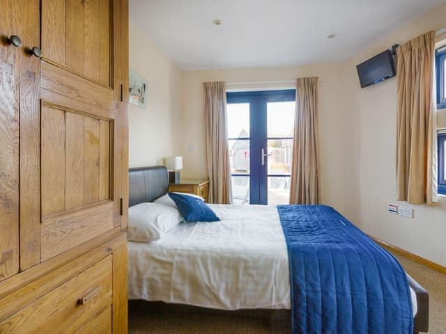 Comfortable double bedroom | Waterside - The Boathouse, Wroxham, near Norwich