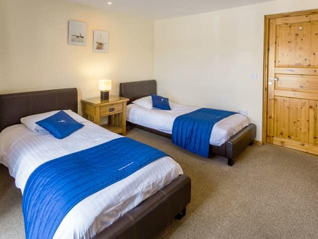 Spacious twin bedroom | Waterside - The Boathouse, Wroxham, near Norwich