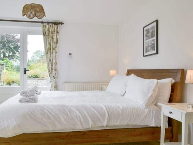 Peaceful second double bedroom | Leyfield Coach House, Kirkby Lonsdale