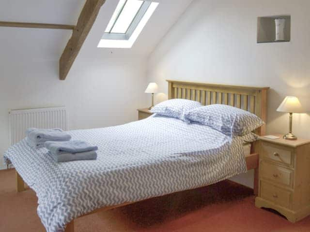 Relaxing double bedroom on first floor | The Shippon, St Gennys, Bude