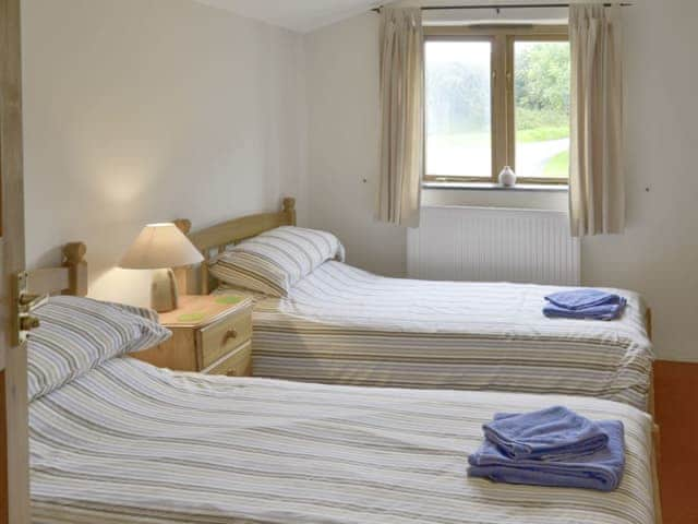 Ground floor twin bedroom | The Shippon, St Gennys, Bude