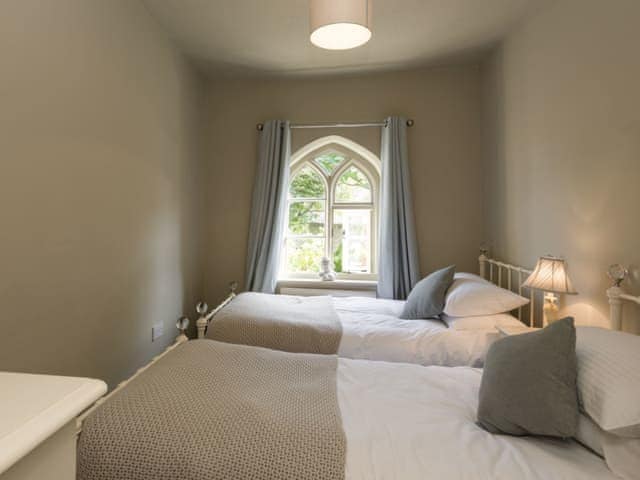 Charming bedroom with twin beds | Dell Cottage, Mundesley, near North Walsham