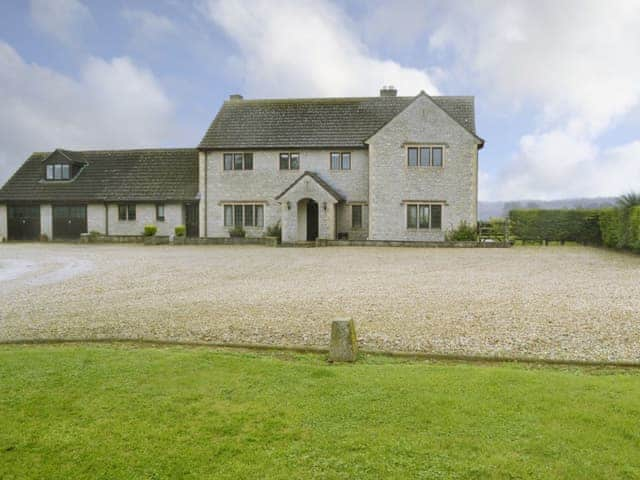 Canon Court Farm, sleeps 10 in Yeovil.