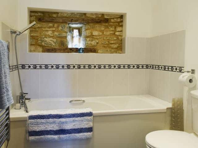 Bathroom | Alfie&rsquo;s Barn, Ambrosden