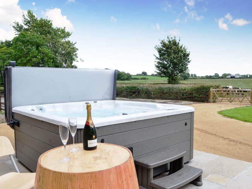 Hot tub | The Wheat Shed - The Wheat Shed and The Bothy, Calthwaite, near Penrith