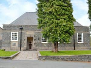 Unique holiday home | Yr Hen Fanc, Trawsfynydd, near Blaenau Ffestiniog