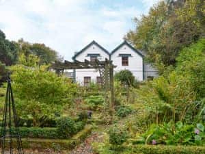 Delightful holiday home | Ty Gwyn, Llanbedrgoch, Anglesey