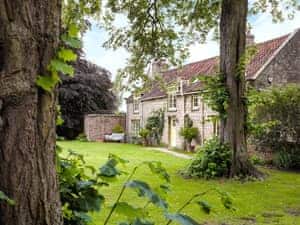 Wonderful holiday home | Garden Cottage, Settrington, near Malton