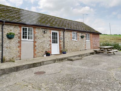 Attractive single storey barn conversion | Foxglove Cottage - Dairy Farm Cottages, Wootton Fitzpaine, near Charmouth
