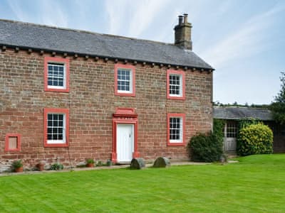 Picture postcard perfect semi-detached cottage - right hand side | 1710 - The Seventeen Ten Cottages, Greenwell, near Brampton